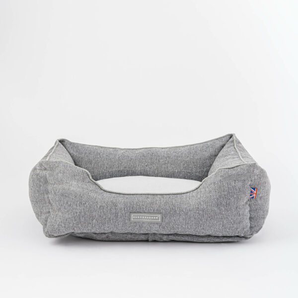 Hugo & Hudson Grey Herringbone Tweed Dog Bed – Medium from Catdog Store
